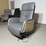 Relaxfauteuil, grijs leder, elektrisch verstelbaar